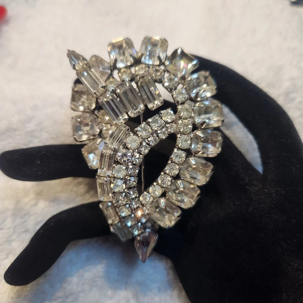 Silver Tone Clear Rhinestone Baguette Teardrop Brooch Pin Aurora Borealis vtg‎